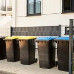 Lixeiras do condomínio: entenda o que diz as normas