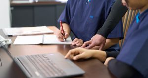 Leia mais sobre o artigo Treinamento de funcionários: capacitação que fortalece a segurança e a qualidade do atendimento